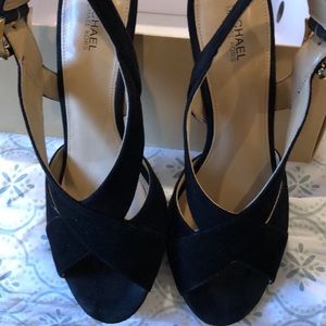 Wowed suede shoes